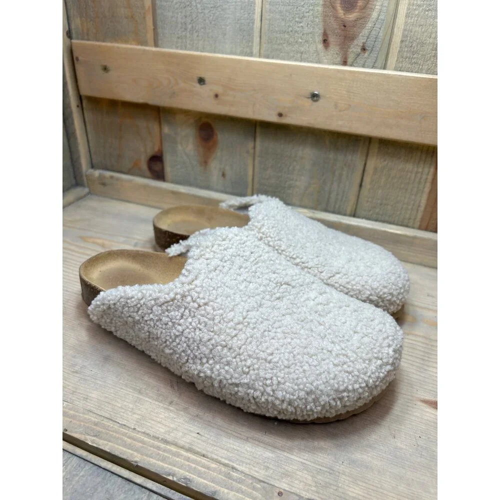 US9 Garnet Hill Womens Slippers Sherpa Made in Germany Mules Beige
